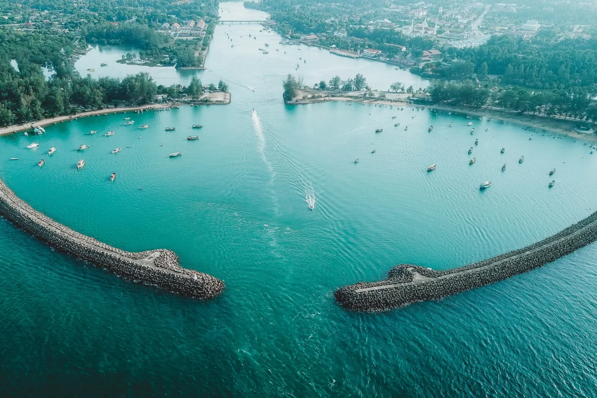Pemandangan pesisir Pulau Bintan yang menjadi bagian sejarah peradaban Melayu