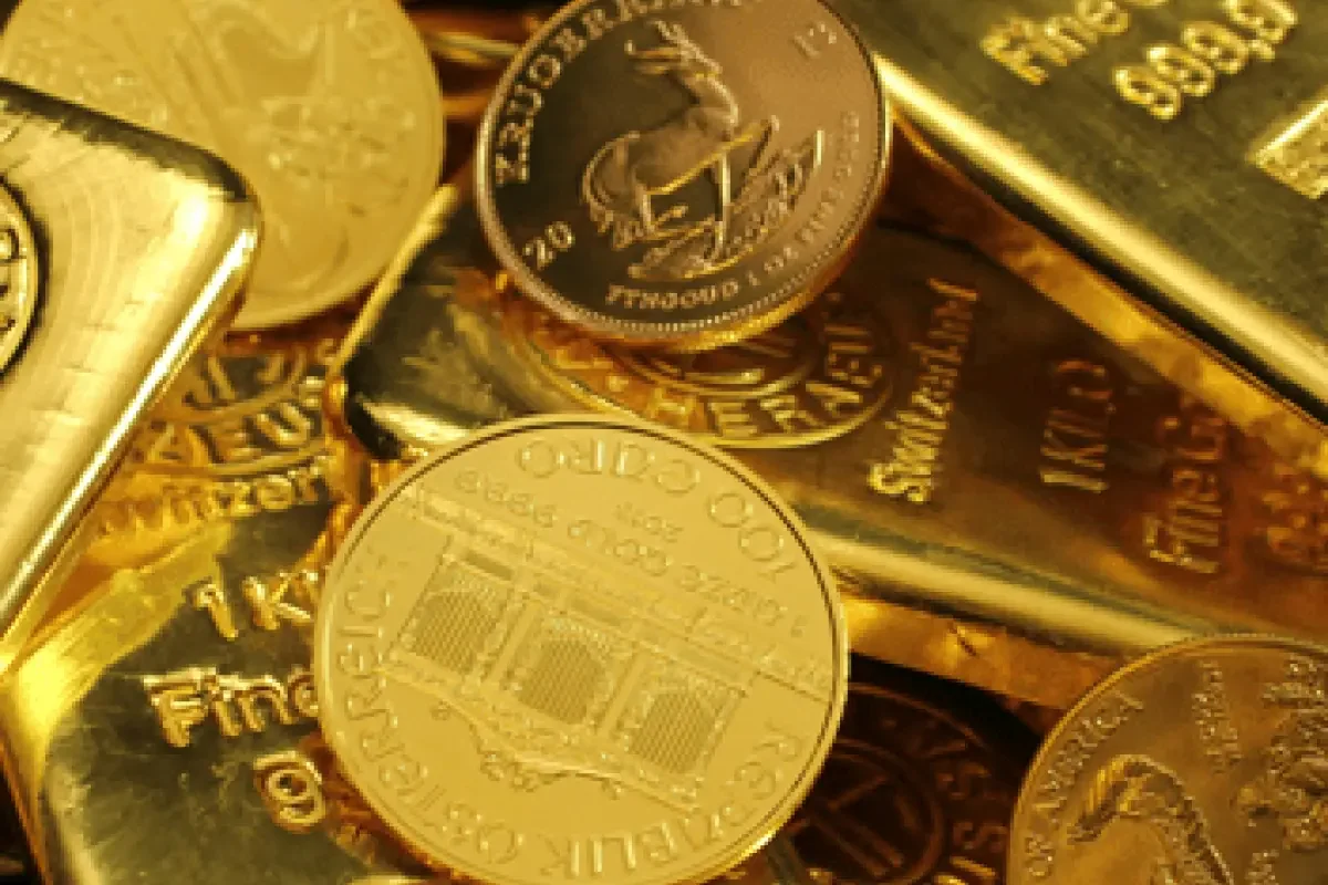Gold Prices Steady as Investors Assess Bond Yield Surges and Dollar Strength