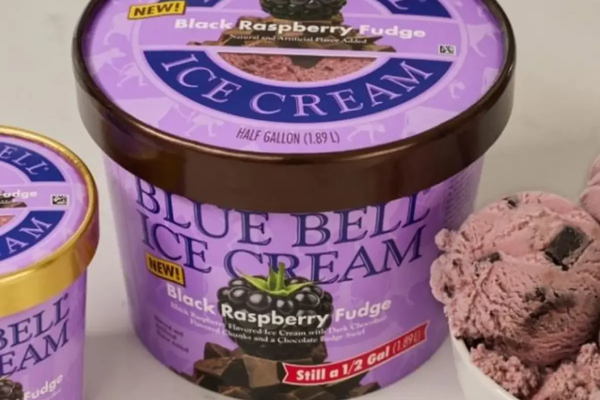 Blue Bell Luncurkan Es Krim Black Raspberry Fudge Edisi Terbatas