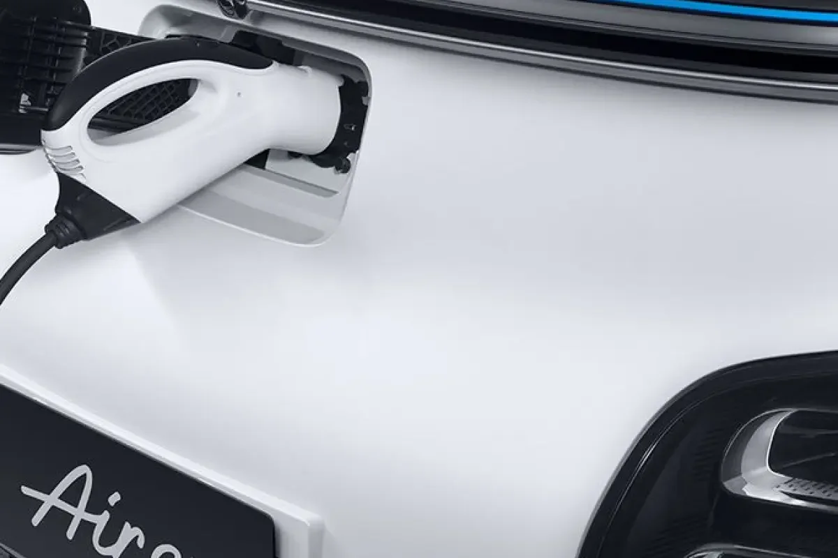 Perbedaan BYD M6 Classic dan Cross: Panduan Sebelum Membeli