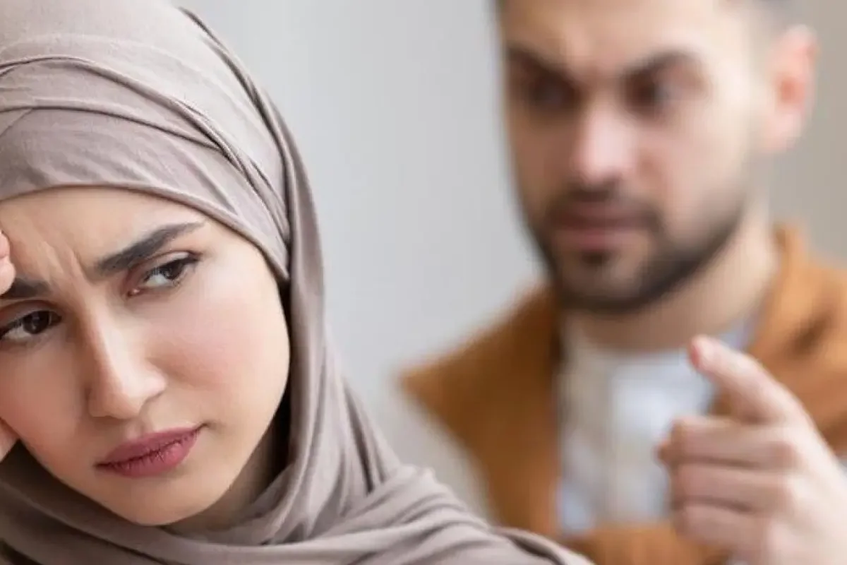 Islam Berikan Solusi Pernikahan Tak Bahagia Melalui Komunikasi Suami Istri