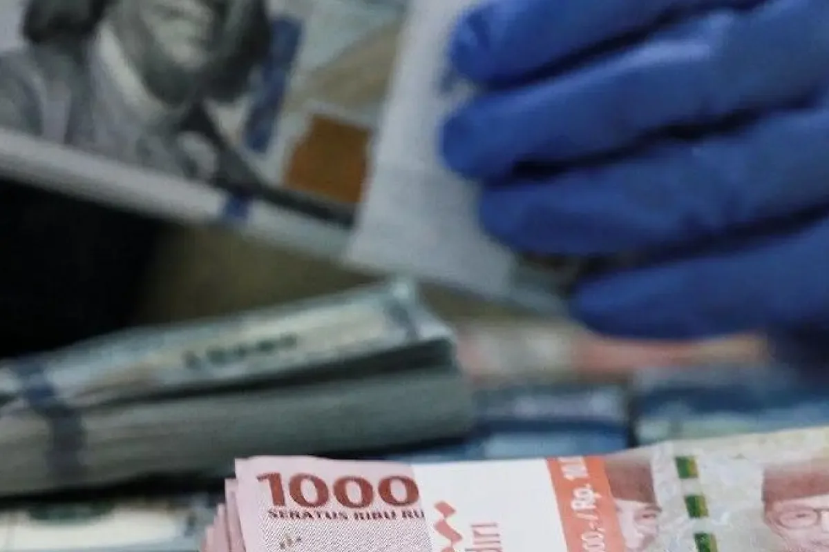 Dolar AS Melemah, Rupiah Menguat ke Rp18.141