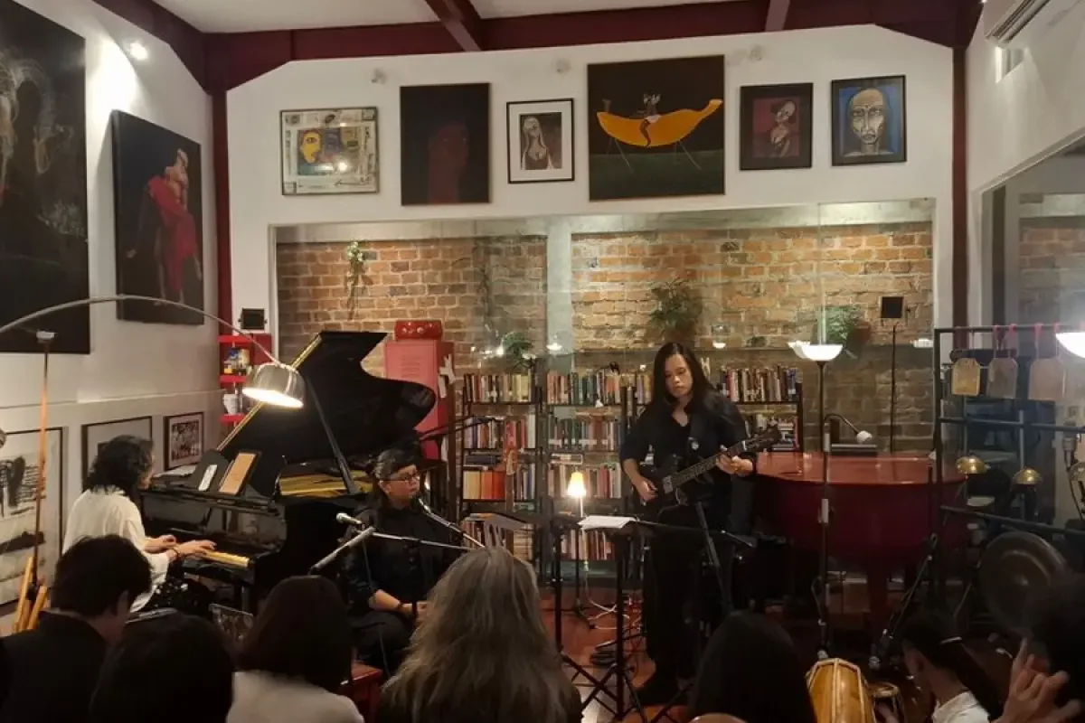 SIMAKDIALOG Kritik Festival Jazz yang Kehilangan Identitas