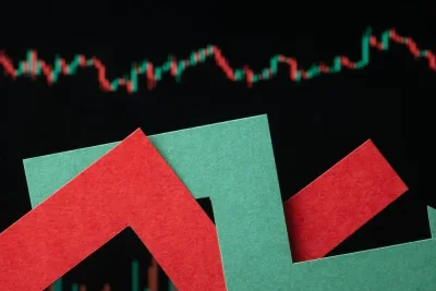 Meta Stock Falls 11% as Alphabet Rises 16% in a Month
