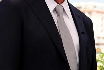 Dustin Hoffman Reveals Why He Always Signs Autographs for Fans