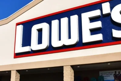 Lowe's Shares Drop 4% Despite Q1 Earnings Beat on Cautious Outlook