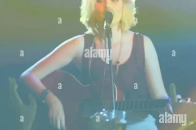 Ashley McBryde Rilis Album Wild, Dolly Parton Beri Kabar Kesehatan