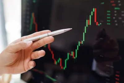 Saham POET Technologies Melonjak 133% di Tengah Kesepakatan Lumilens dan Gugatan Hukum
