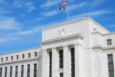 Federal Reserve Sinyalkan Potensi Kenaikan Suku Bunga