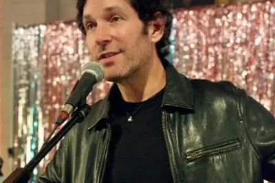 Paul Rudd dan Nick Jonas Bintangi Film Komedi Musik Power Ballad