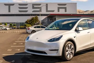 Kekhawatiran Investor Terkait IPO SpaceX Tekan Saham Tesla