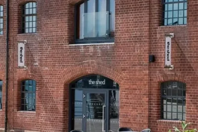 Grace Dent Puji The Shed di Swansea dan Ulas Mitsu di London