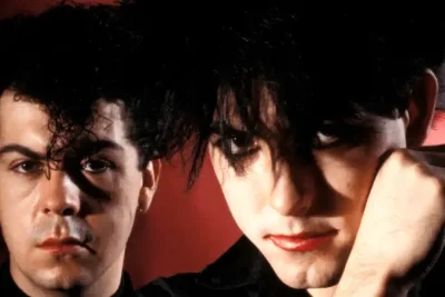 Robert Smith Ungkap Sejarah Awal The Cure dan Lagu Sempurna