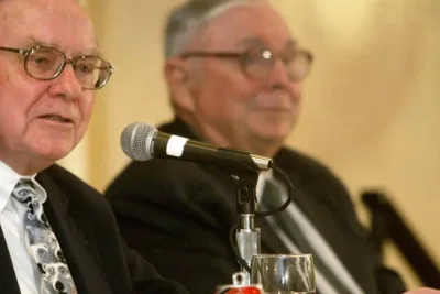 Warren Buffett Raup Dividen 20% dari Investasi Coca-Cola