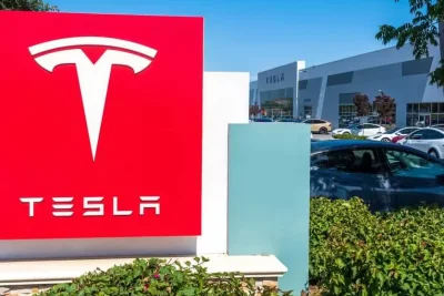 Tesla Percepat Rekrutmen FSD di China untuk Target Otonomi