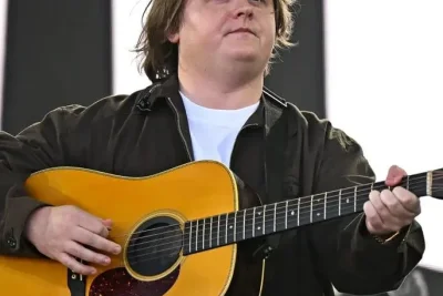 Lewis Capaldi Berhenti Kejar Rekor Hit Demi Integritas Artistik