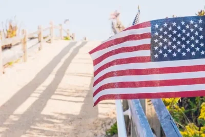 Major Retailers Adjust Operating Hours for Memorial Day Holiday