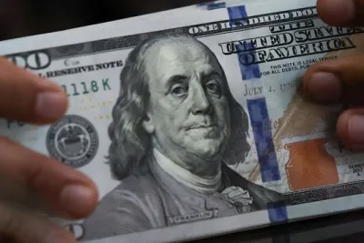 Dolar AS Melemah, Harapan Damai Selat Hormuz Tekan Harga Minyak