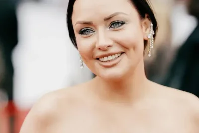 Shona McGarty Kembali ke EastEnders sebagai Whitney Dean