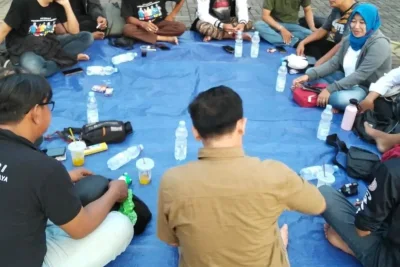 Massa FSPMI Unjuk Rasa di PT Indomarco Prismatama Tuntut Upah Lembur