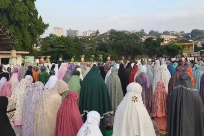 Ribuan Warga Semarang Padati Lapangan Eks Wonderia untuk Salat Idul Adha
