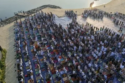 Ratusan Jemaah Padati Pantai Lagoon Ancol untuk Salat Iduladha