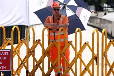 Record Heatwave Strikes UK, Triggering Health Alerts and Disruptions