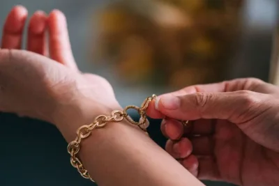 Ramalan Zodiak Aries, Taurus, Gemini: Kunci Asmara dan Finansial Hari Ini