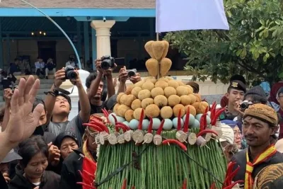 Kubu PB XIV Purbaya Gelar Grebeg Besar Idul Adha di Solo