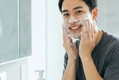 4 Rekomendasi Facial Wash Pria untuk Mencerahkan Kulit Wajah
