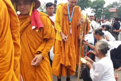 Biksu Thudong Walk for Peace Tiba di Boyolali, Disambut Ratusan Umat