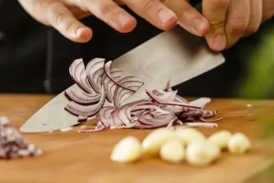 Dokter Spesialis Bantah Bawang dan Lemon Bisa Turunkan Kolesterol