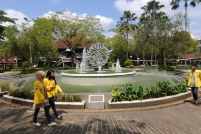 871.496 Peserta Ikuti UTBK SNBT 2026, UI dan Polban Paling Favorit