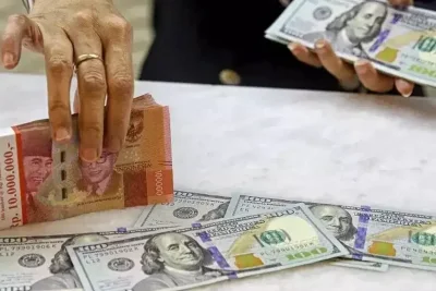 Rupiah Tertekan Mendekati Rp 18.000 per Dolar AS Akhir Mei