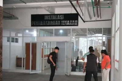 Polisi Autopsi Jenazah Satu Keluarga Tewsa Kamping di Kledung Temanggung