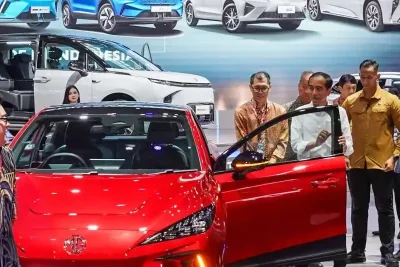 iCar V23 vs Chery J6: Duel SUV Listrik Boxy di Indonesia