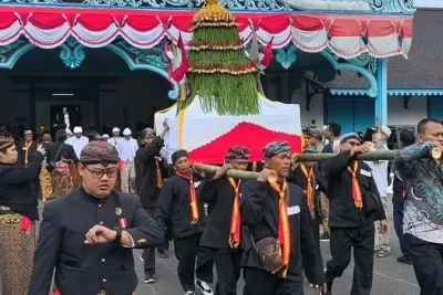 Keraton Kasunanan Surakarta Gelar Grebeg Besar Kedua oleh Kubu PB XIV Mangkubumi