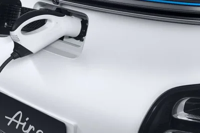 Perbedaan BYD M6 Classic dan Cross: Panduan Sebelum Membeli
