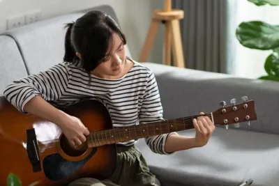 Dokter Spesialis Jiwa Ungkap Alasan Lagu Viral Mudah Terngiang di Kepala