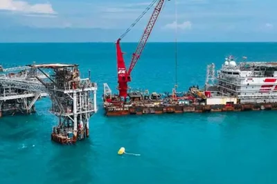 Pemerintah Izinkan BUMN dan BLU Impor Migas Tanpa Tender