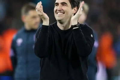 Andoni Iraola Bawa Bournemouth Tembus Kompetisi Eropa Lewat Strategi Kolektif