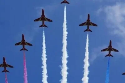 RAF Reduces Red Arrows Formation to Preserve Ageing Fleet