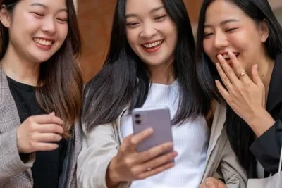 Ciri Kepribadian yang Membuat Seseorang Mudah Disukai Banyak Teman
