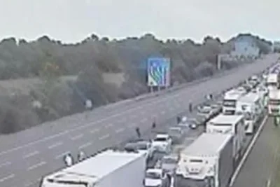 M6 Motorway Closed After Lorry Overturns Near Rugby