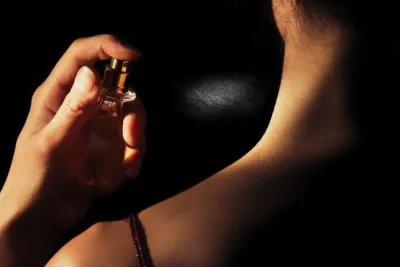 Dokter Onkologi Bantah Semprotan Parfum di Leher Picu Kanker Tiroid