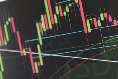 Saham DCII Kembali Salip BBRI di Peringkat Kedua Market Cap BEI
