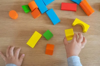Sensory Play di Rumah: Stimulasi Kecerdasan Anak Lewat Aktivitas Sehari-hari