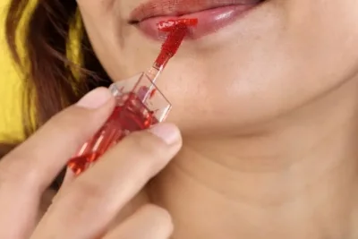 5 Rekomendasi Lip Tint Tahan Lama dan Terjangkau untuk Remaja