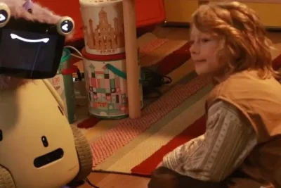 Ollobot Perkenalkan Robot Pendamping Emosional OlloNi di Shenzhen