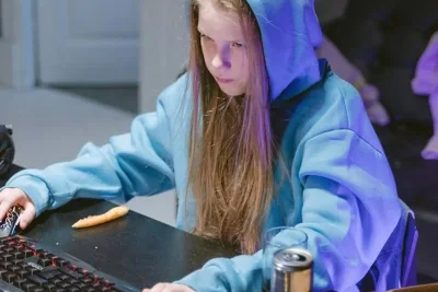 Kenali Tanda Anak Alami Pelecehan Seksual dan Bullying di Game Online